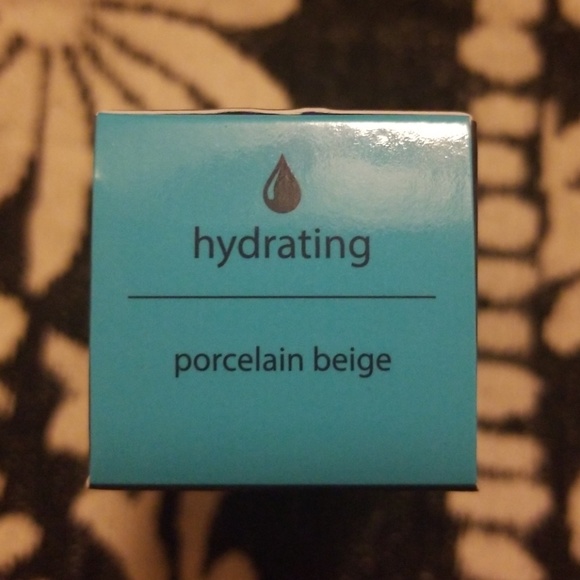 Tarte Shape Tape Hydrating Foundation - Picture 2 of 3